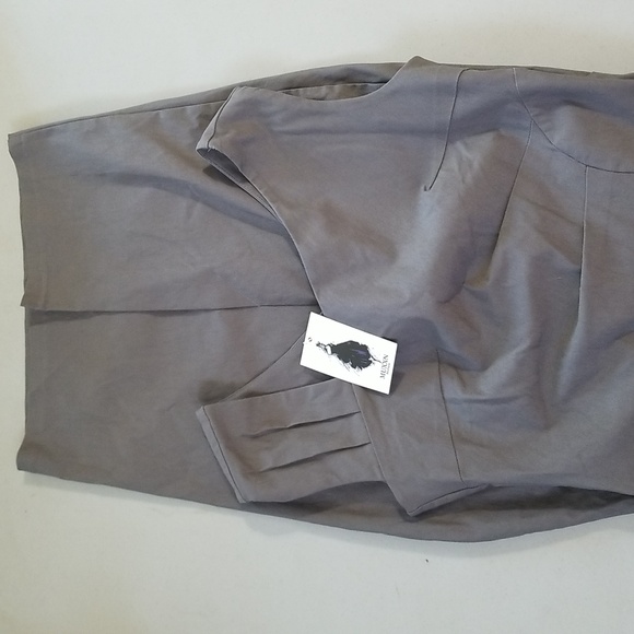 Muxxn Boutique NWT Medium Grey Dress with Slit in Back - Picture 3 of 8